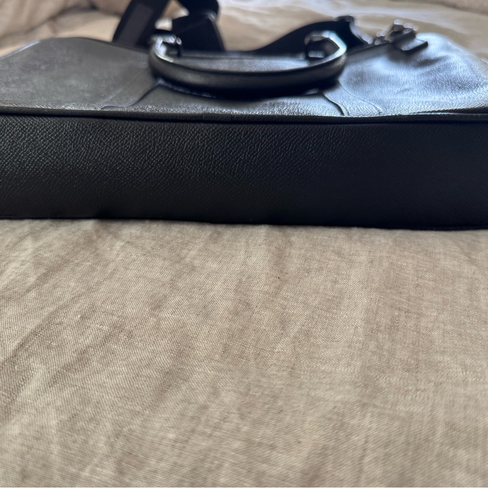 Burberry Black Laptop Bag with Textured Leather and Adjustable Strap - Picture 3 of 8
